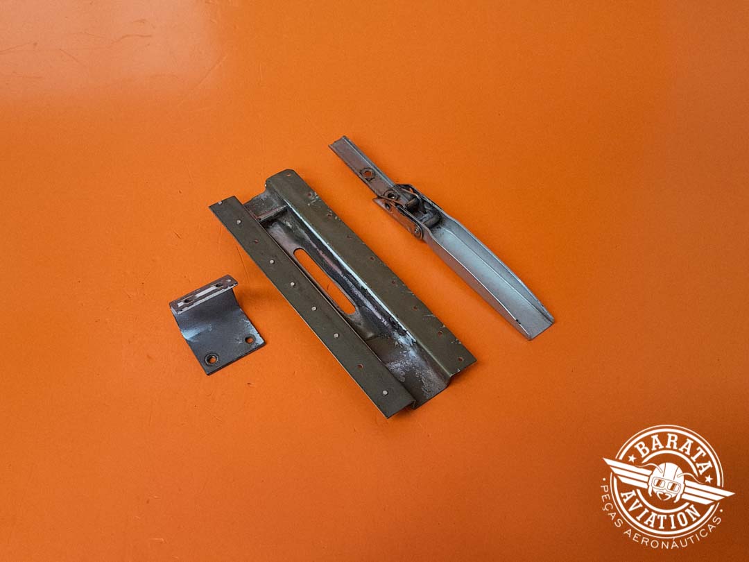 H2109-4 COWL DOOR LATCH KIT L/H