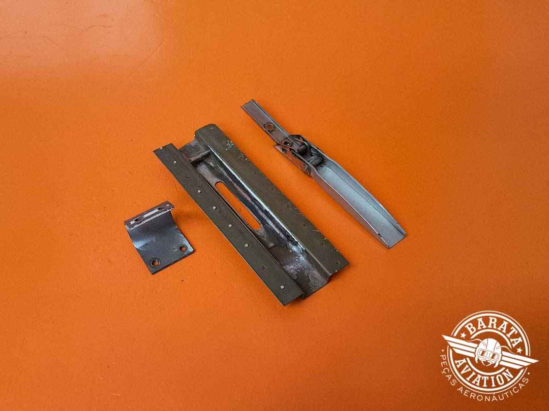 H2109-4 KIT COWL DOOR LATCH L/H