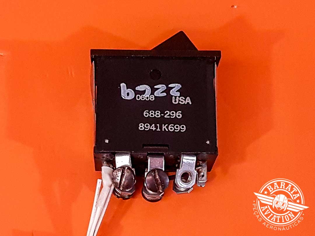 Interruptor 2 Posições Radio Mastr/Off 28V P/N 8941K699