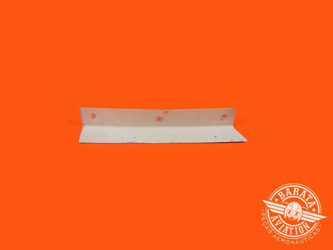 R/H REAR REAR WINDOW RETAINER - P/N 67372-01