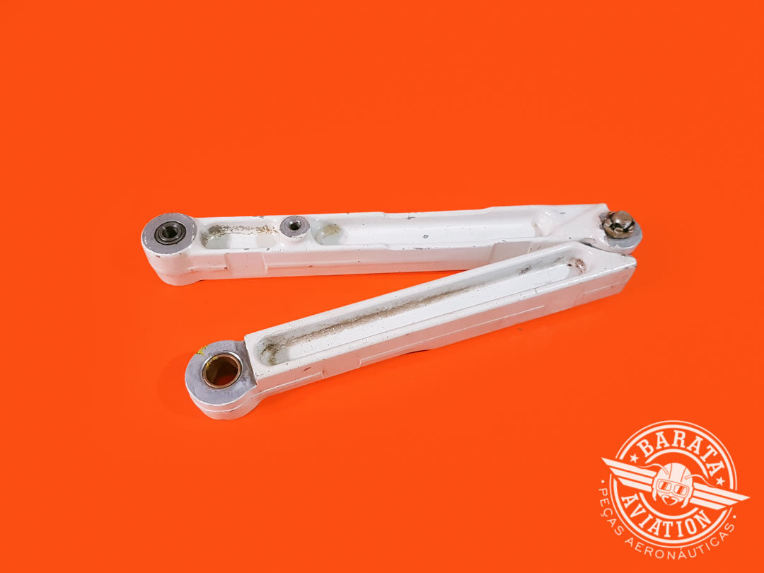 NOSE GEAR DRAG LINK ASSEMBLY - P/N 78677-00