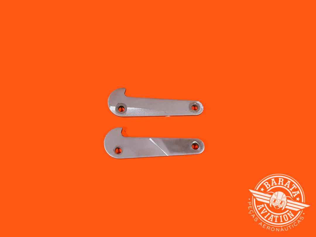 MAIN GEAR TRUSS ASSEMBLY HOOK - P/N 67028-00