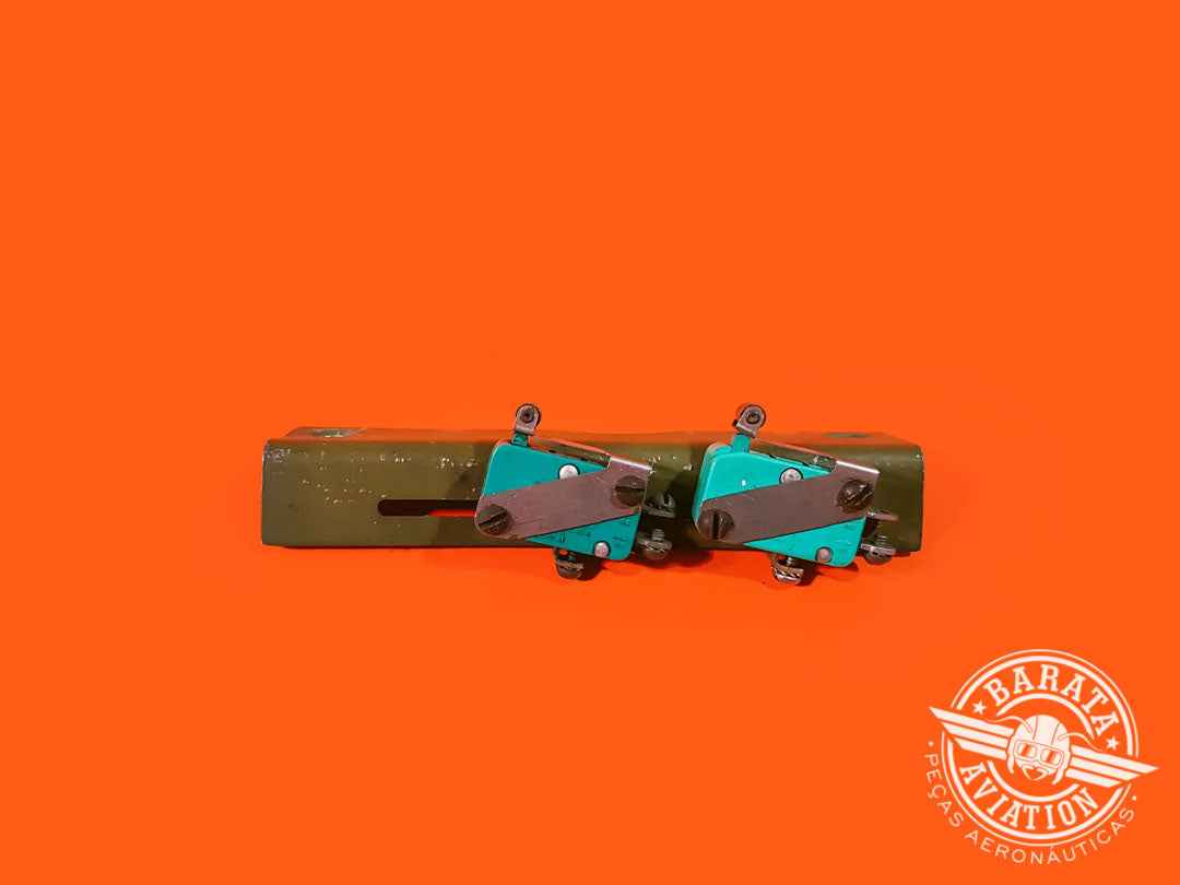 R/H SWITCH MOUNT BRACKET - P/N 5560001-18