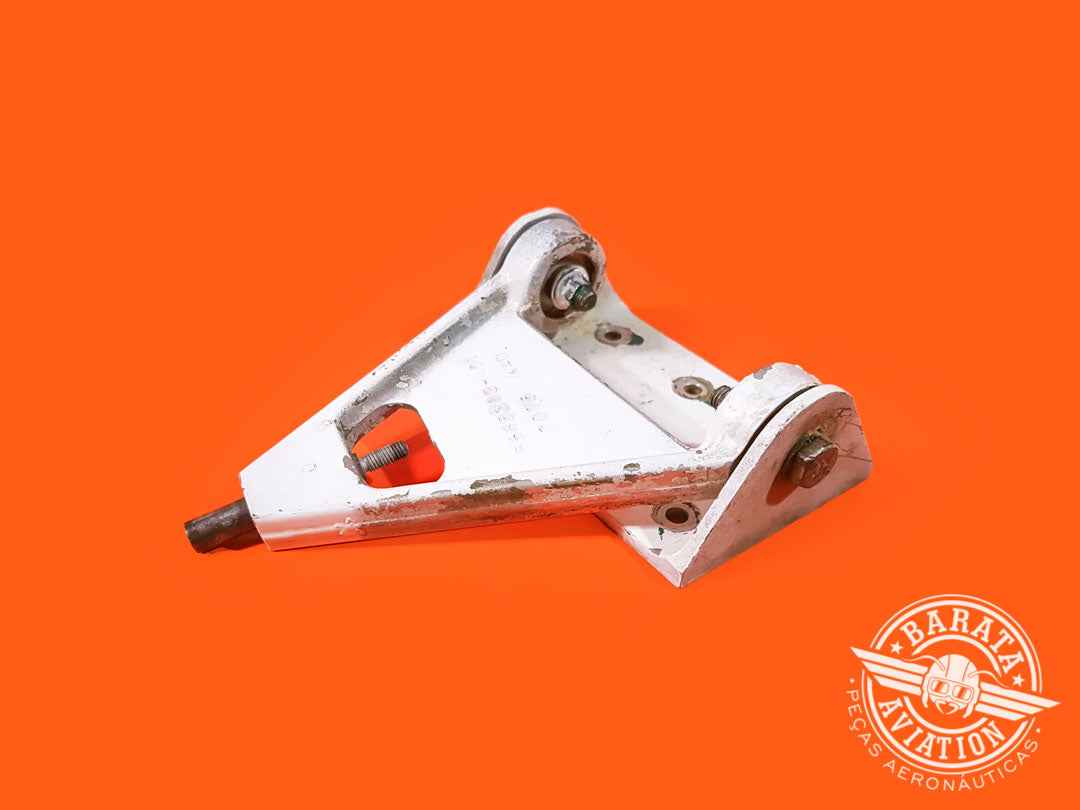 L/H AND R/H YOKE ASSY P/N: 5565382-1