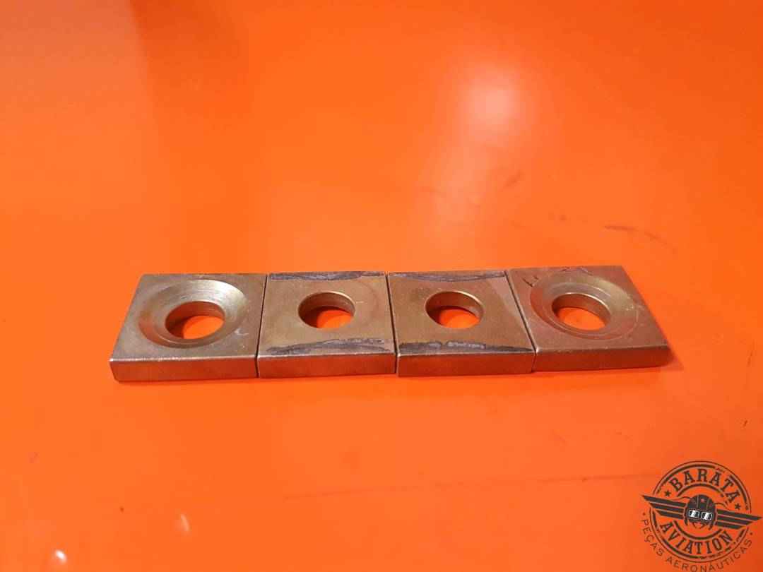 BRACKET STUD FLAT P/N: 646297