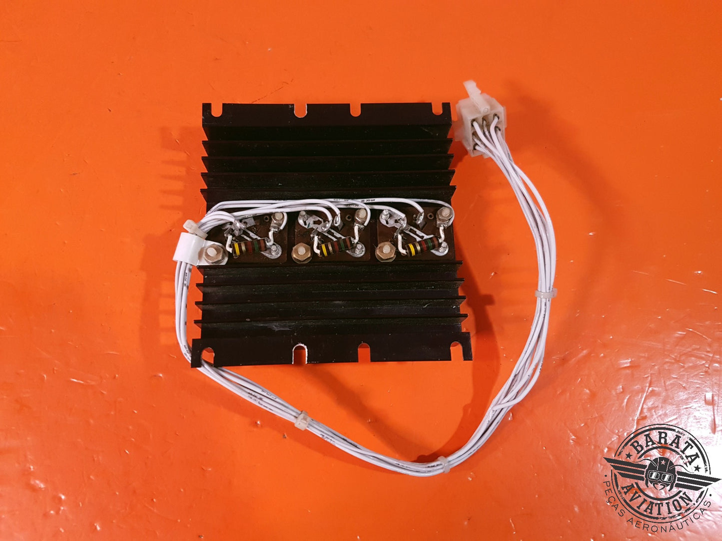 SET OF 3 TRANSISTORS INCLUDING HEATSINK AND CONNECTOR P/N 2N6576