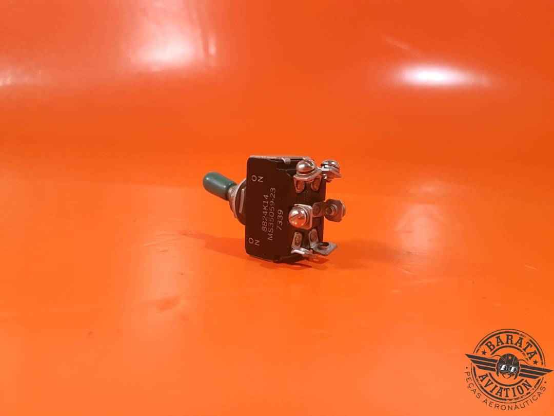 CUTLER HAMMER TOGGLE SWITCH ASSEMBLY 2 POSITIONS P/N: MS35059-23