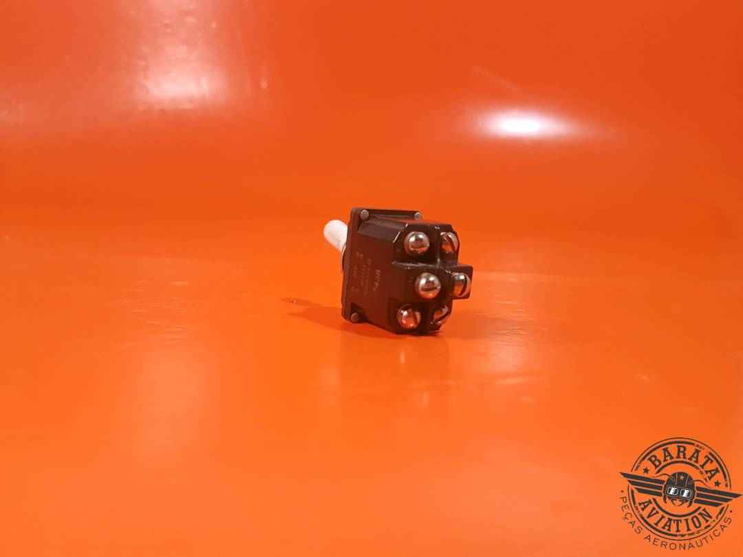 CUTLER HAMMER TOGGLE SWITCH ON/OFF/ON P/N MS24524-21