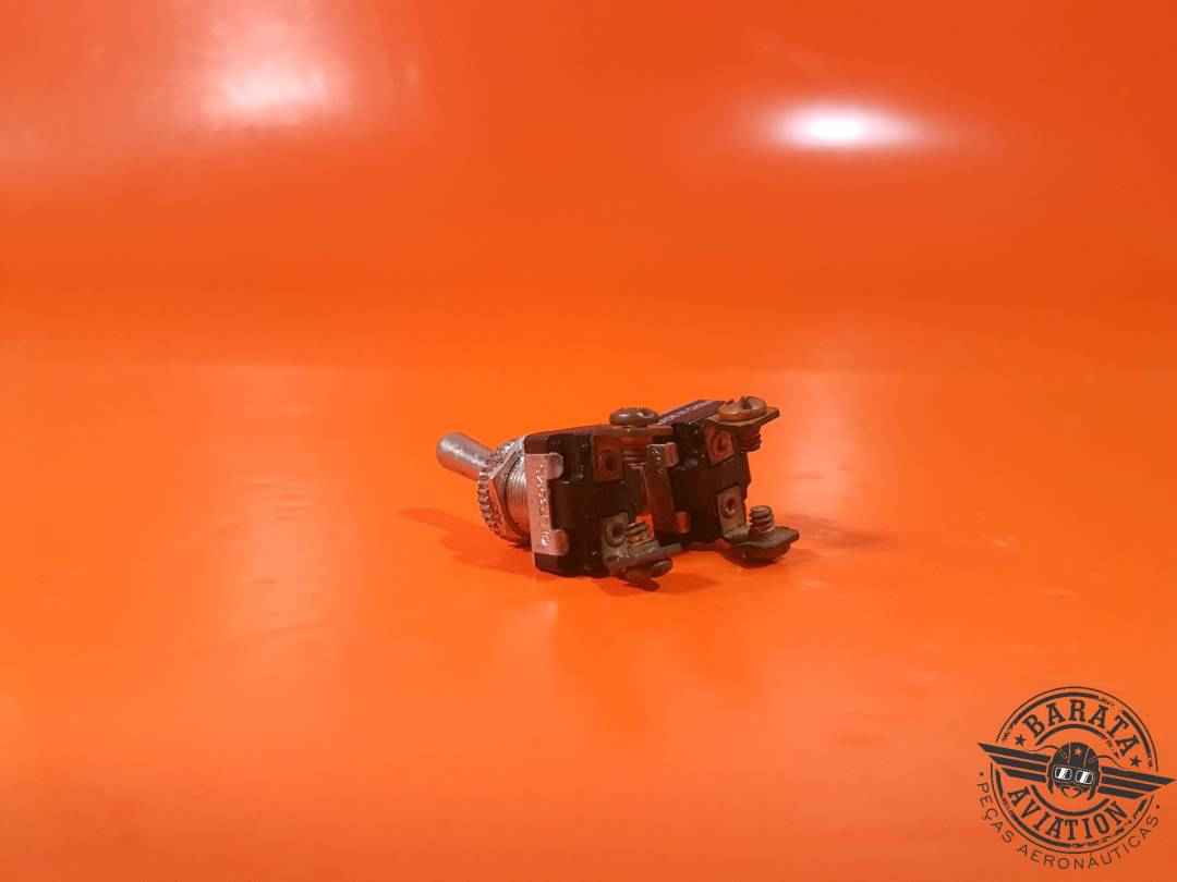 KIT W/ 2 MINIATURE TOUGLE SWITCH P/N LR39145