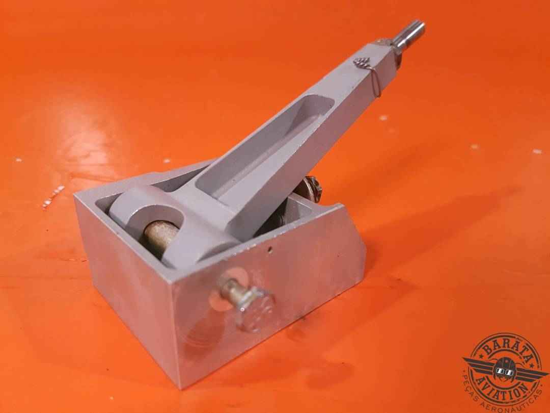 15123-002 BRACKET L/H INBOARD HINGE ATTACH