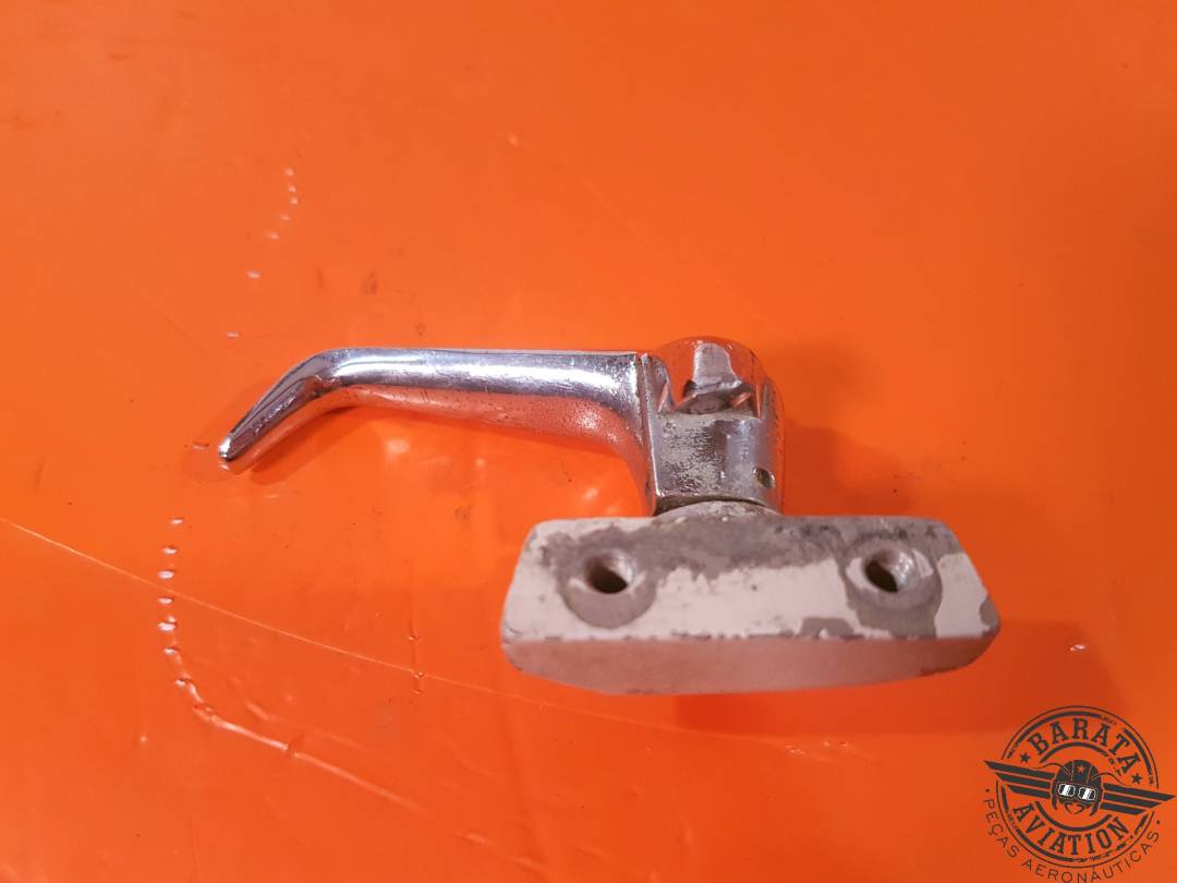 CESSNA L/H WINDOW LATCHES
