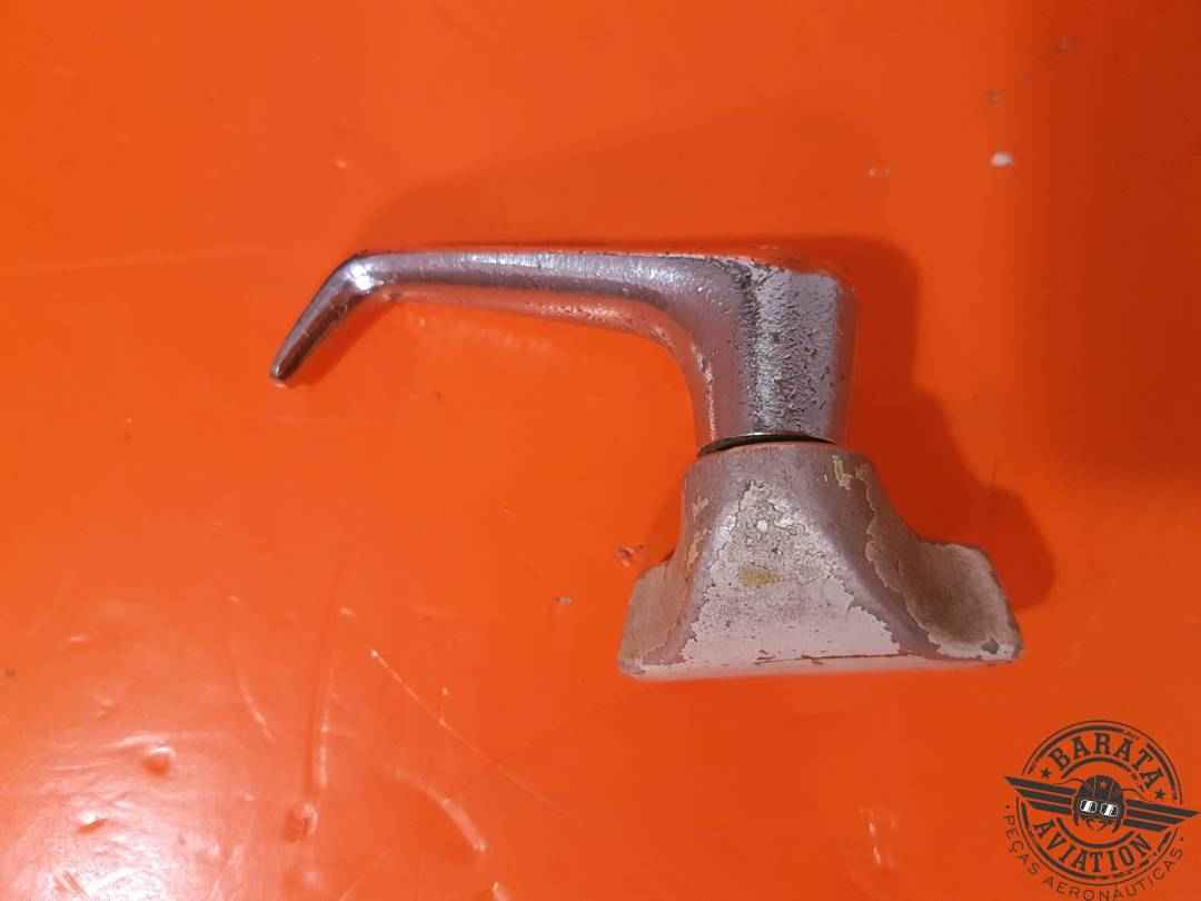 CESSNA WINDOW LATCHES R/H