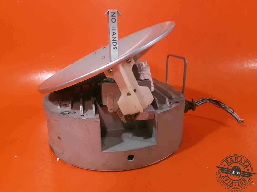 MI-585264-1 RCA Avionics Systems RTA-1002 Receiver XMTR Antenna