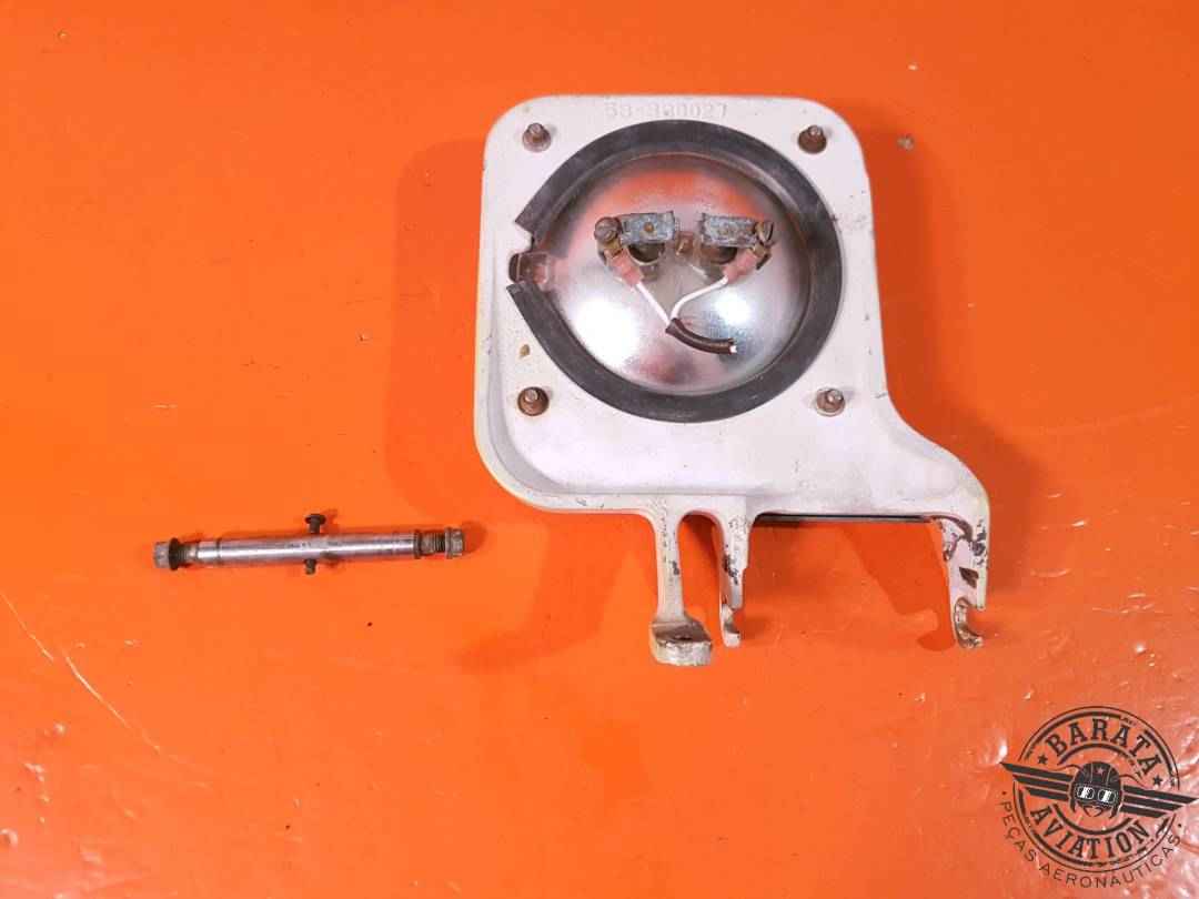 NOSE GEAR TAXI LIGHT W/ BRACKET P/N 58360027