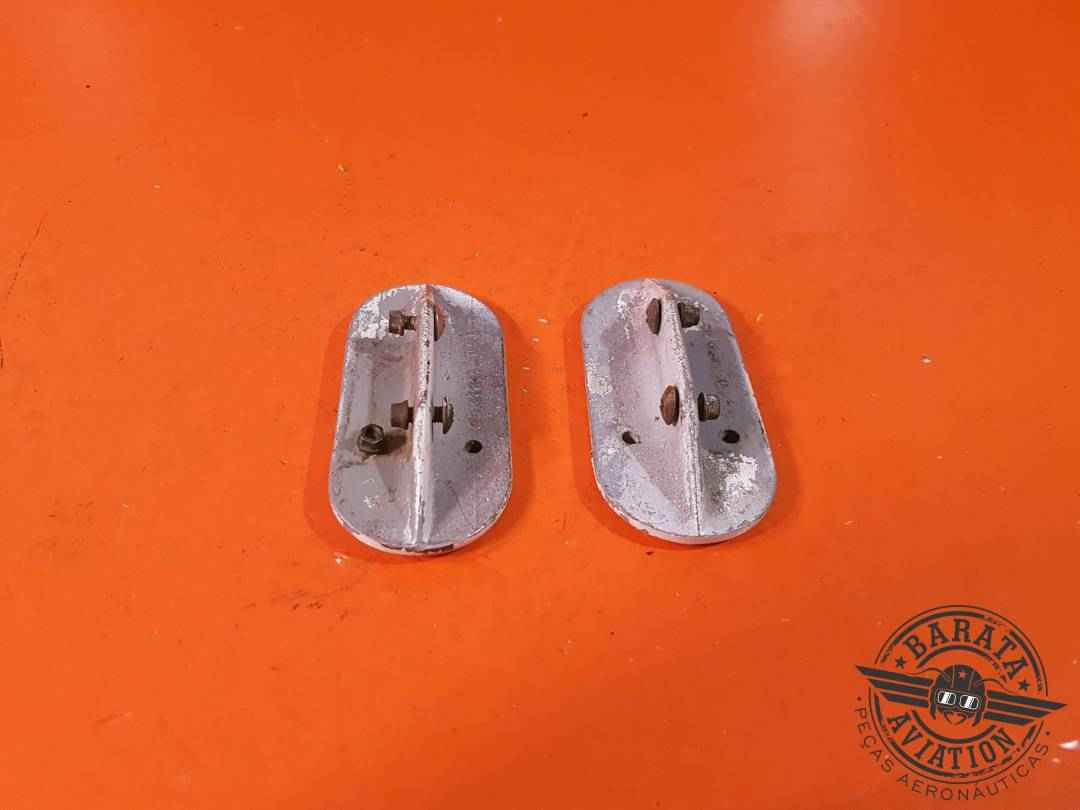 STEP - CABIN ENTRANCE P/N: 0541211-495 CADA UNIDADE