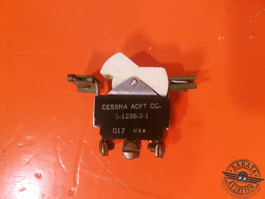 CESSNA ROCKER SWITCH  2 positions P/N: G-1238-2-1
