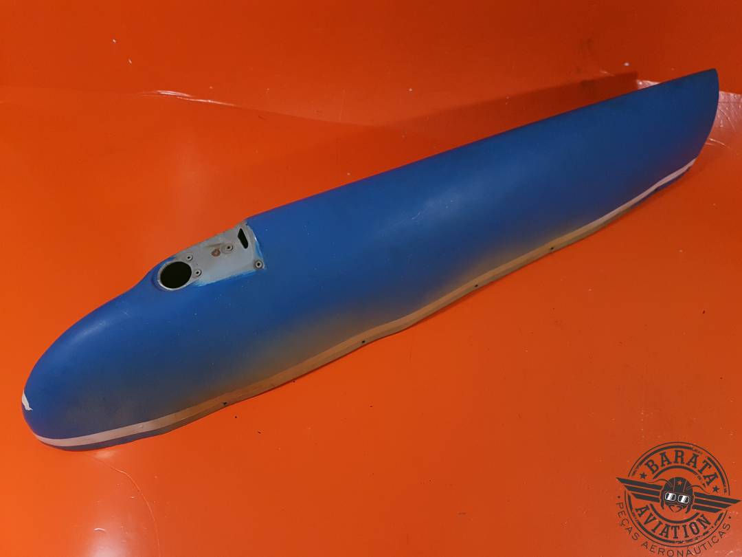 0523565-30 Cessna R/H Wing Tip Assembly - Minor cracks