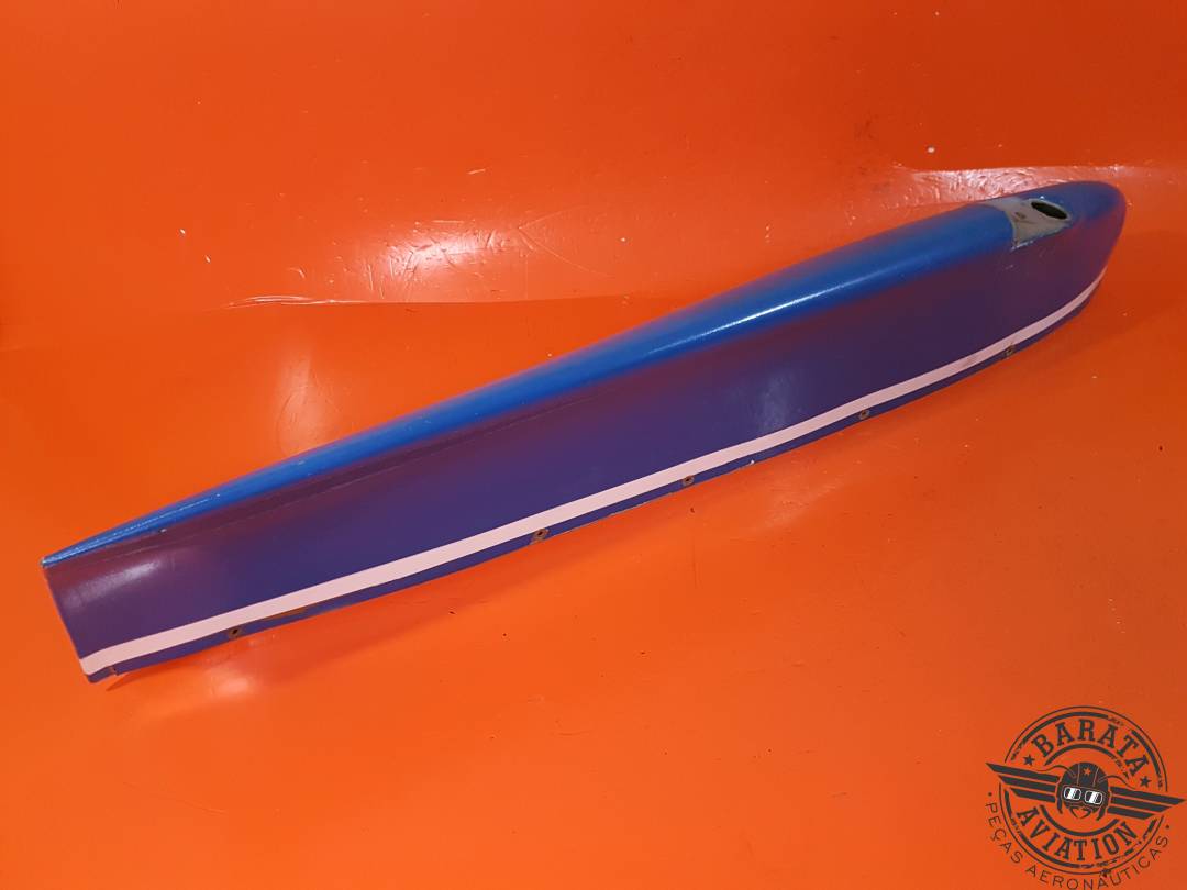 0523565-30 Cessna R/H Wing Tip Assembly - Minor cracks