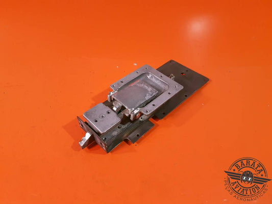 CABIN DOOR LATCH ASSY LH P/N: 0413387-3