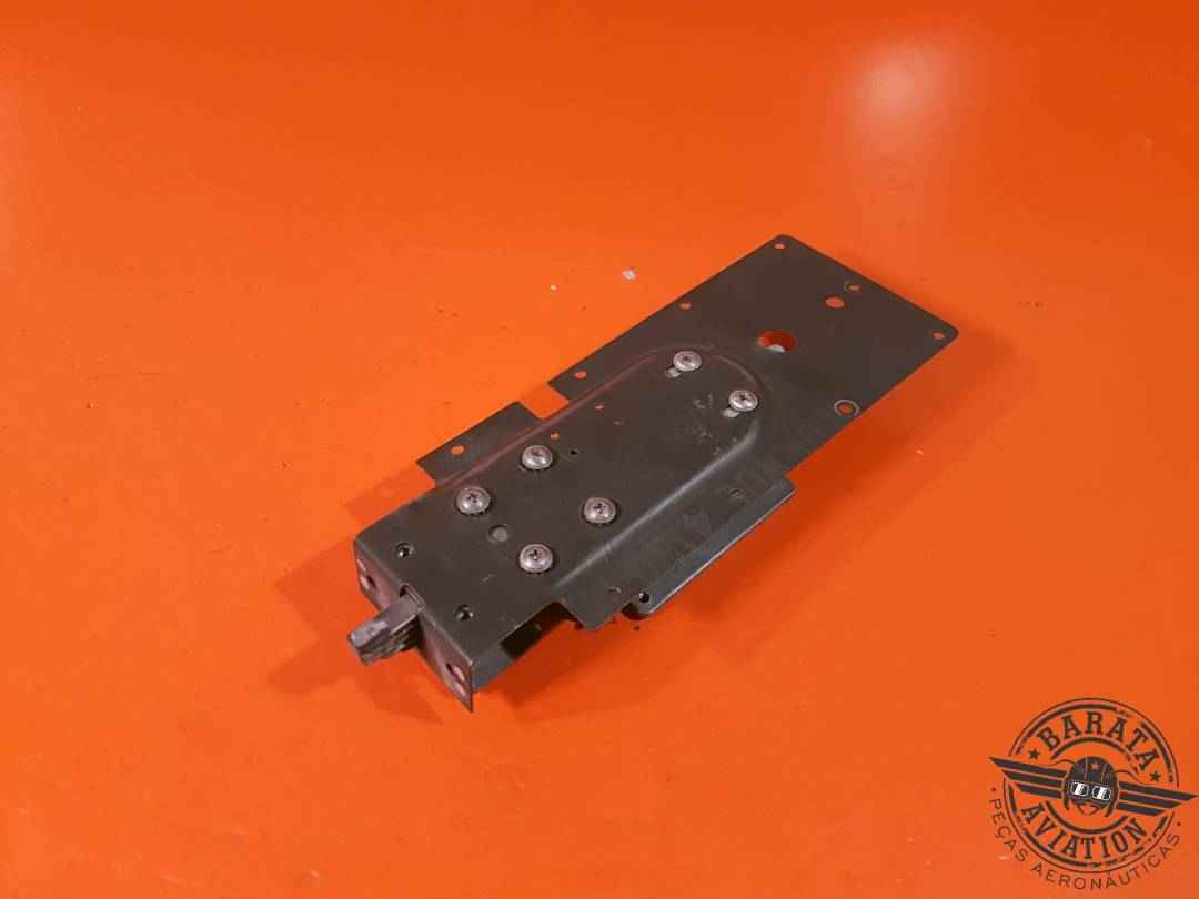 CABIN DOOR LATCH ASSY LH P/N: 0413387-3