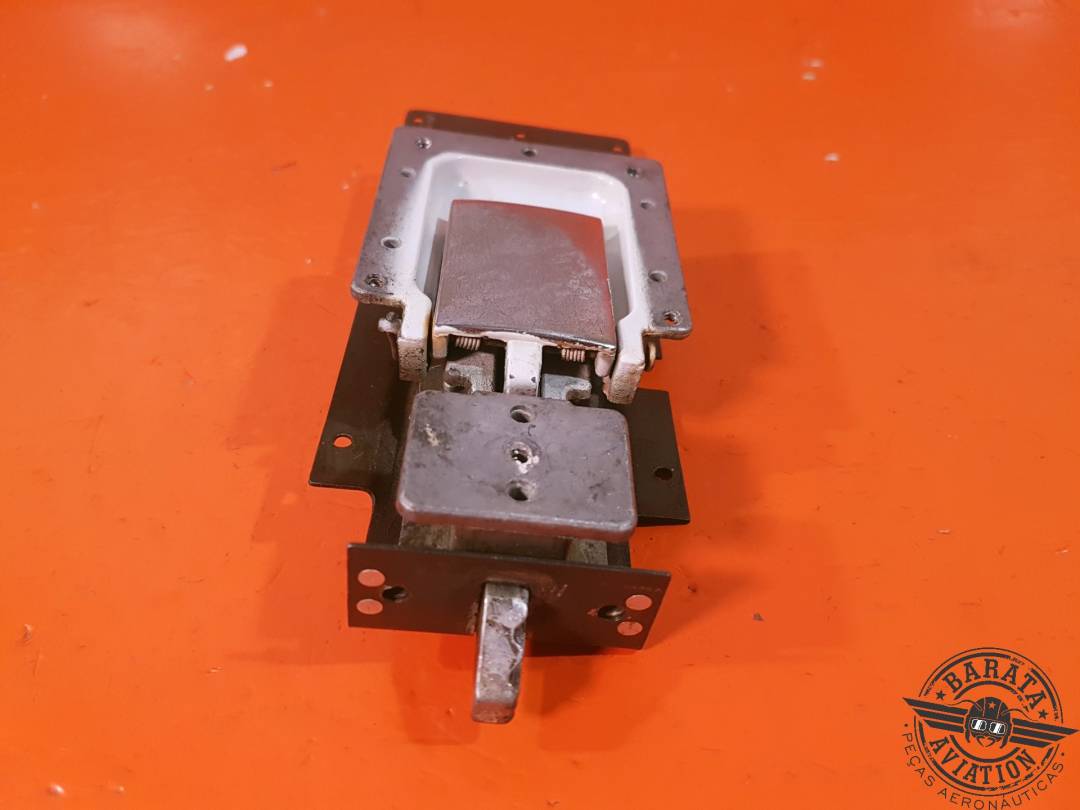 0413387-6 Cessna 152 Cabin Door Latch Assy R/H