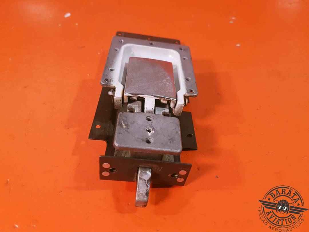 0413387-6 Cessna 152 Cabin Door Latch Assy R/H