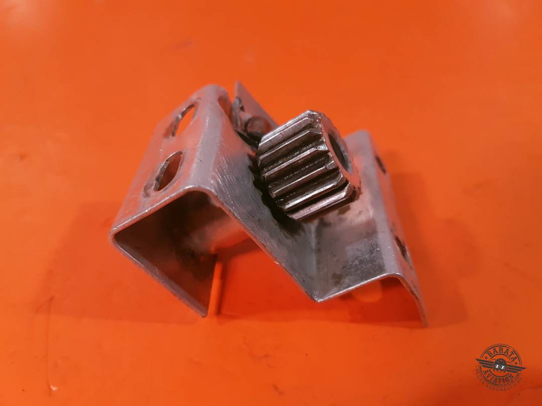 0412066-2 Cessna Clutch Assembly Rotary Door Latch-R/H