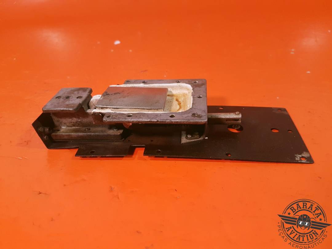 0413387-3 Cessna 152/172 Cabin Door Latch Assy -L/H