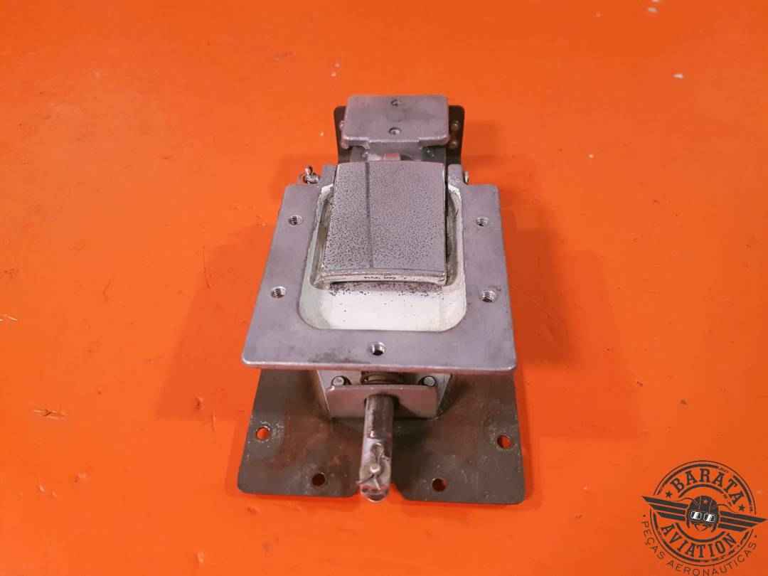 0517012-4 Cessna Cabin Door Latch Assy- R/H