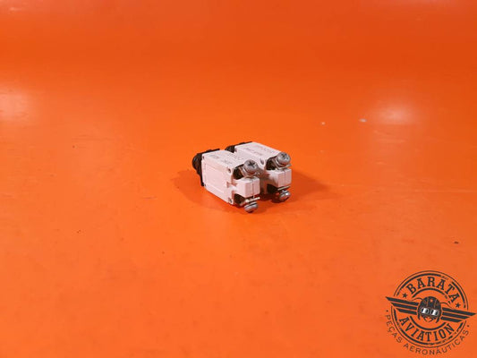 SET WITH 2 CIRCUIT BREAKERS P/N 7277-2-2 1/2  INCLUDED: 1 CB (2 1/2 AMPS); 1 CB (2 AMPS).
