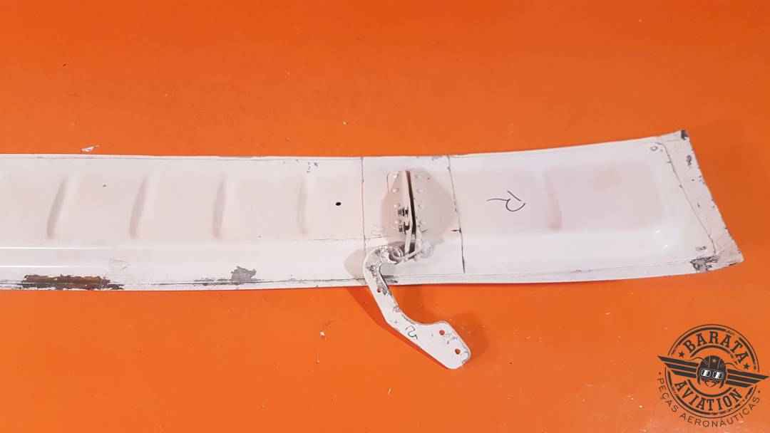 35-410077-37 R/H Beech Door Assembly