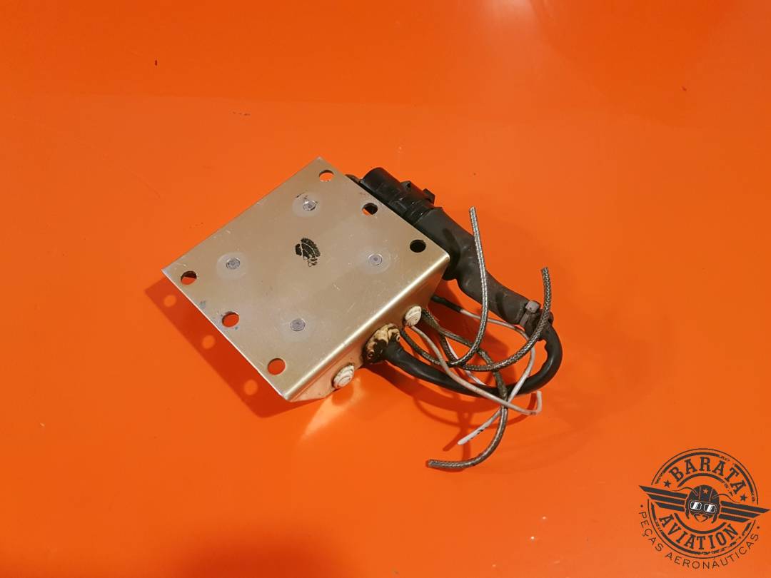 VOLTAGE REGULATOR (ROBINSON) 14 VDC P/N: VR418-5