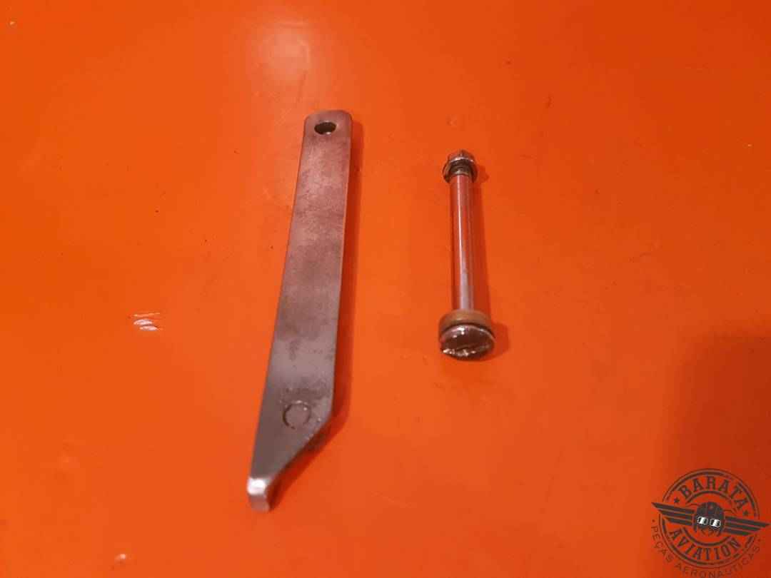 36-430011-305 BEECH BARON 58 DOOR STOP