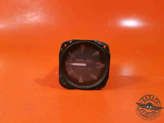 VERTICAL SPEED INDICATOR (UNITED) P/N: 7000 S/N/ 1575