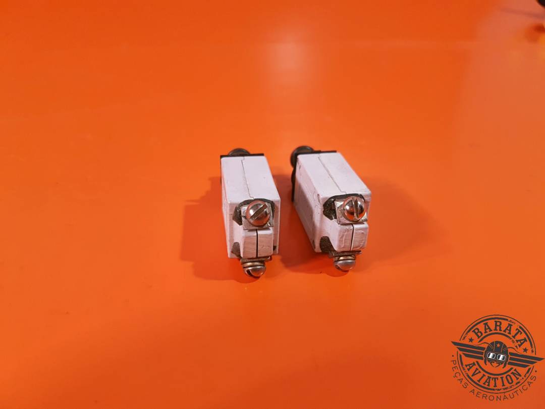SET WITH 2 CIRCUIT BREAKER P/N: 7277-5-5