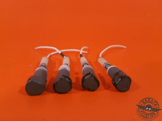 CM2990G1 JUEGO DE 4 LUCES DE POSTE QUE FUNCIONAN NORMALMENTE