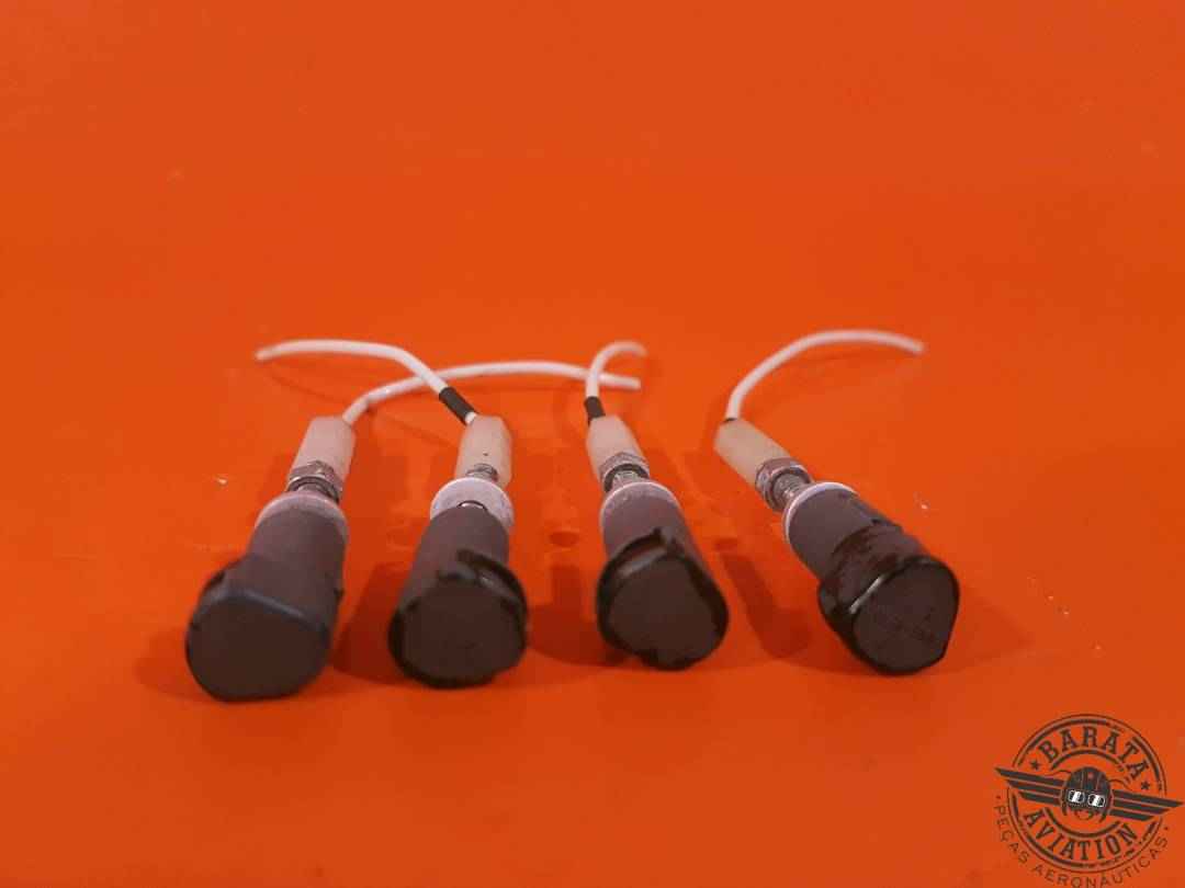 CM2990G1 SET OF 4 POST LIGHT OPERATING NORMALY