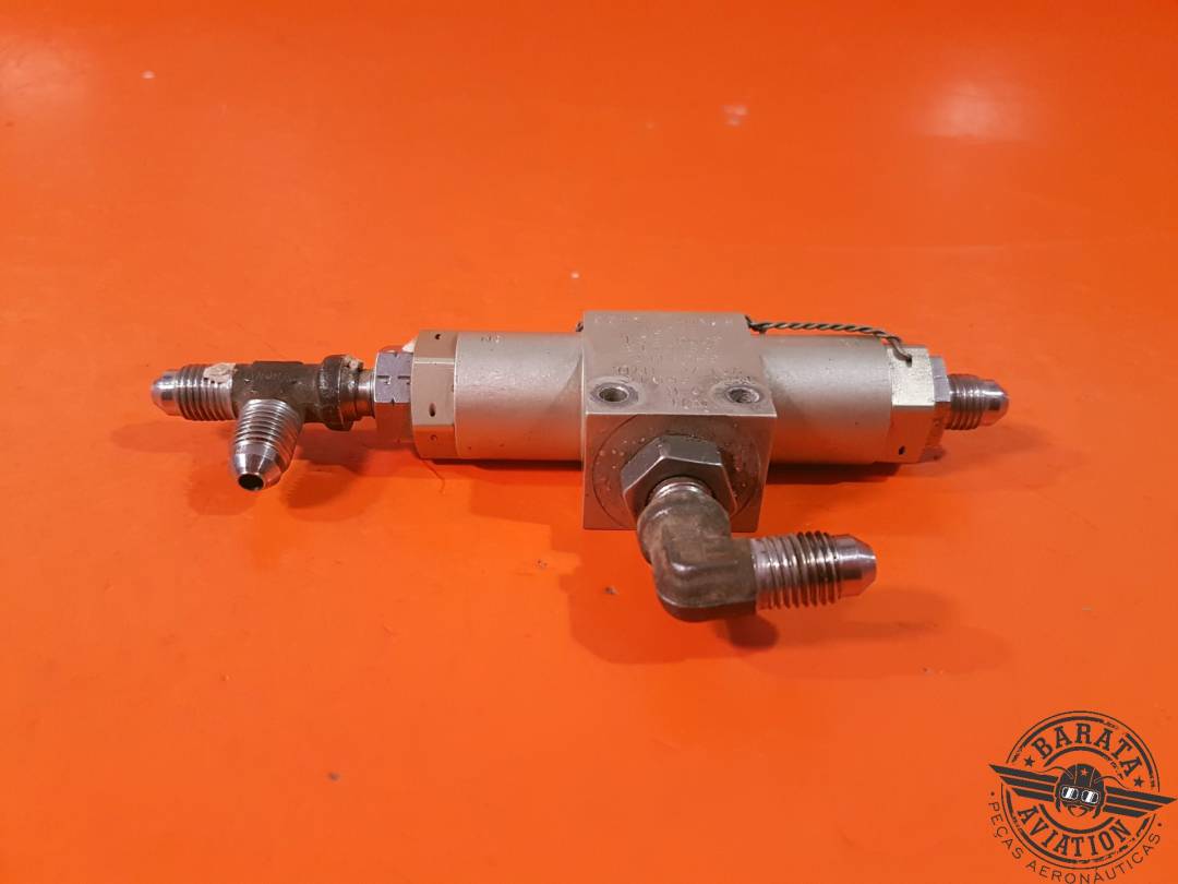 SHUTTLE VALVE 3000 PSI P/N 2SV0413