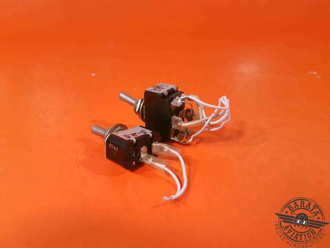 CUTLER HAMMER KIT OF 2 SWITCHES P/N MS35058-28