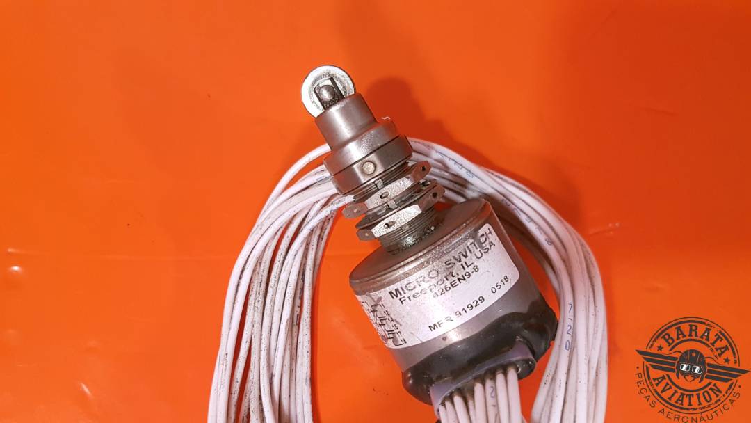 MICRO SWITCH MAIN LANDING GEAR SYSTEM P/N: 426EN9-8