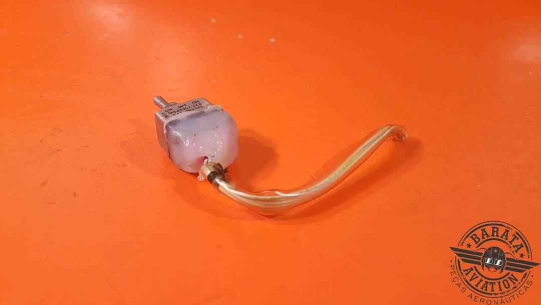 CUTLER HAMMER TOGGLE SWITCH 3 POSITIONS ON/OFF/ON P/N: MS25307-212