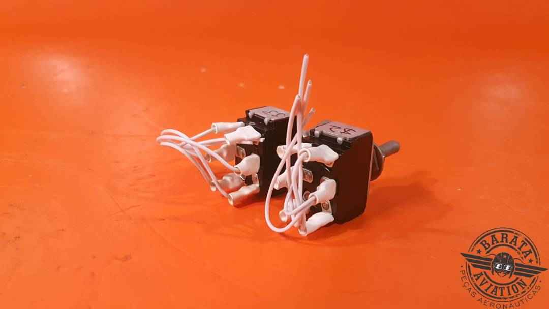 CUTLER HAMMER KIT OF 2 SWITCHS P/N: MS35059-23