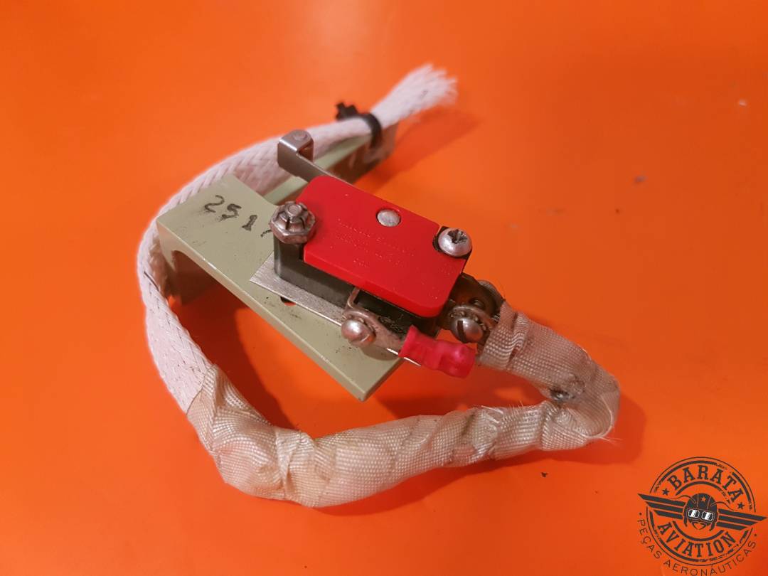 V3L111 MICROSWITCH LIMIT SWICHT W/ SUPPORT