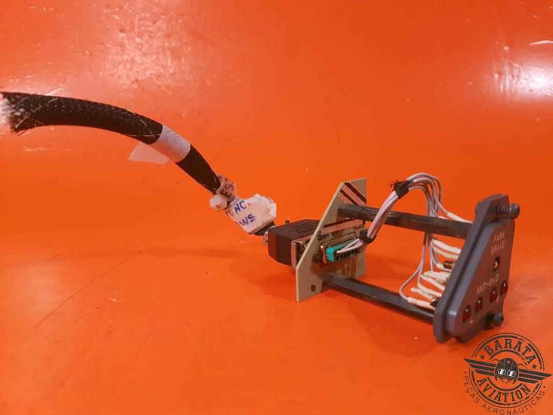 PANEL ASSY W/ CONNECTOR AND WIRING P/N: 2618486-1