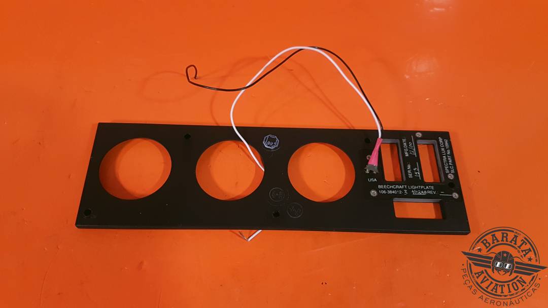 Beechcraft 106-384012-3 Edge Lighted Center Panel 28v - Bulbs partially working