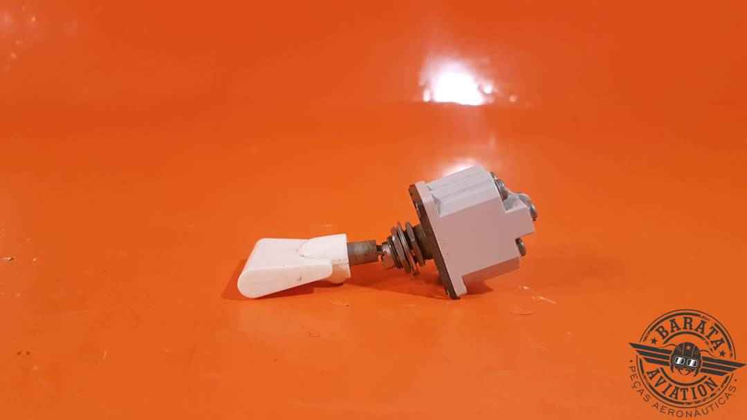 8906K3674 Beech Toggle Switch Assy - On/On/On