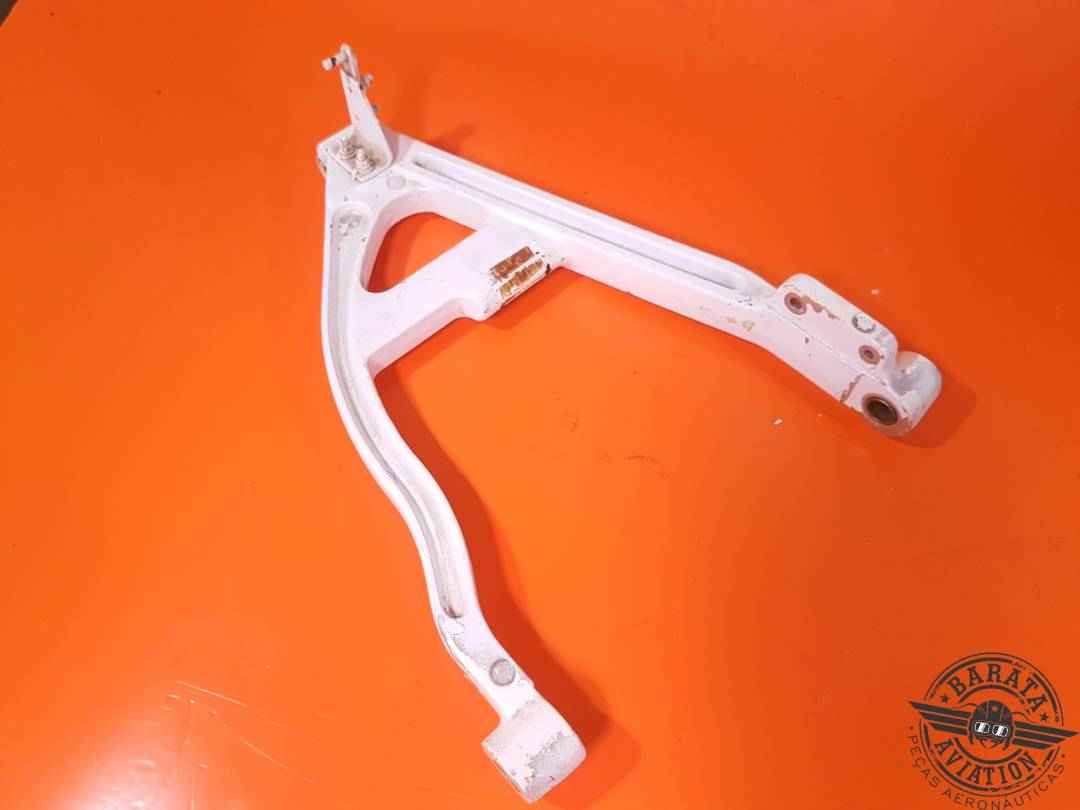 NOSE GEAR RETRACT DRAG BRACE P/N: 002-820016-31