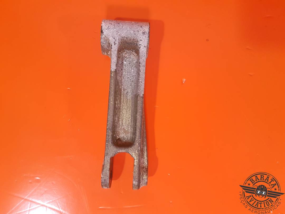 NOSE LANDING GEAR STEERING IDLER ARM P/N: 35-825052