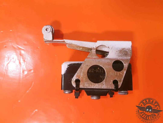 MS25026-1  HONEYWELL DUAL LIMIT SWITCH  W/ ACTUATORS