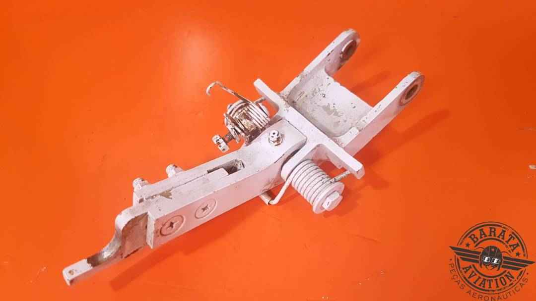 STOP UPPER LOCK L/H P/N 60-810092-13